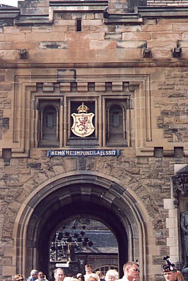 a non-clickable picture of details of the entrance to Edinburgh Castle