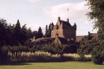 a clickable picture of Cawdor Castle