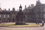 a clickable picture of the front of Holyrood Palace